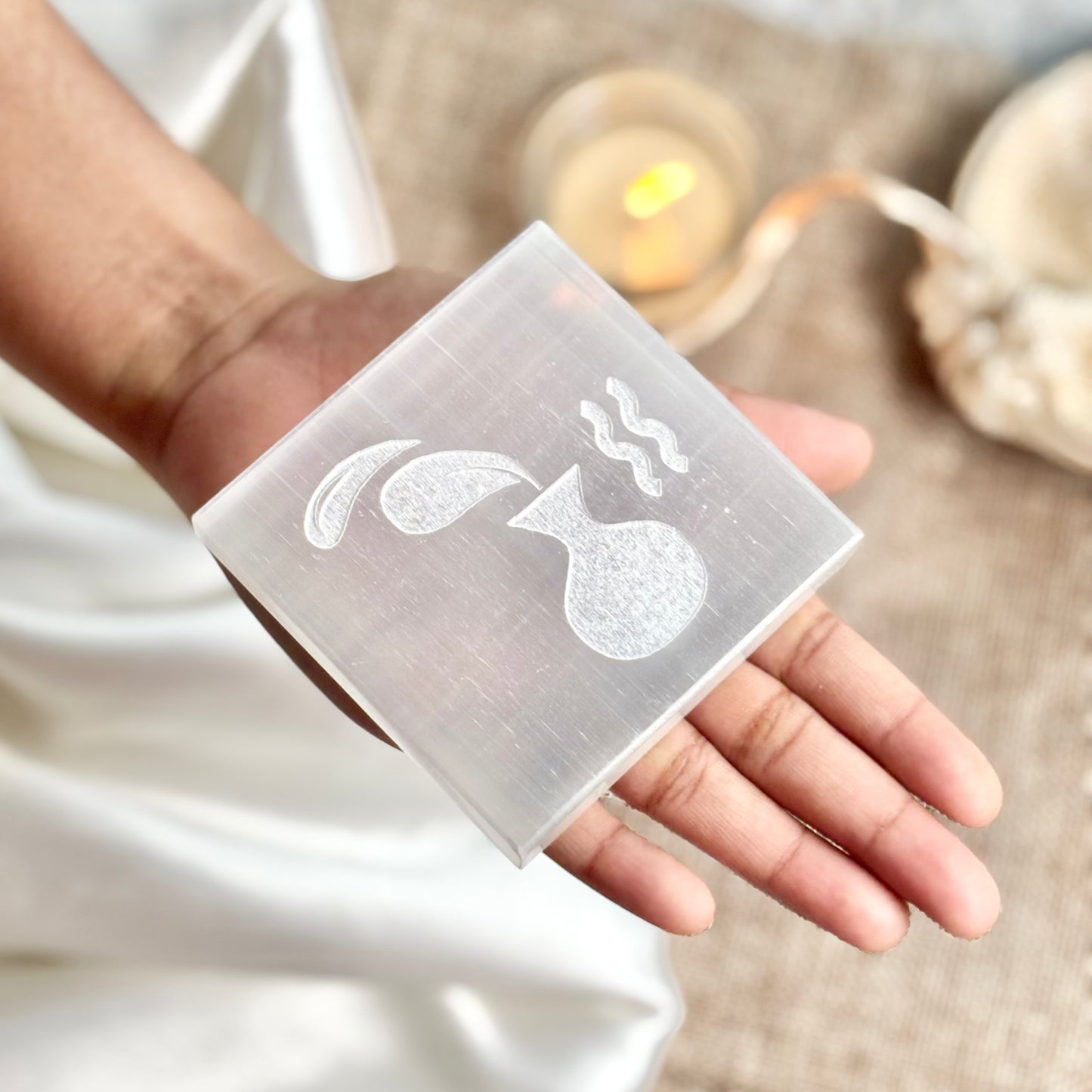 Aquarius Zodiac Selenite/Satin Spare Plate for Recharging Crystals