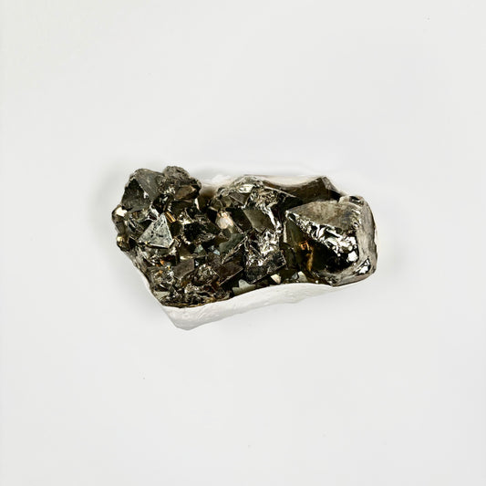 Raw Pyrite Cluster – 250g Metallic Gold Crystal for Luxury Décor