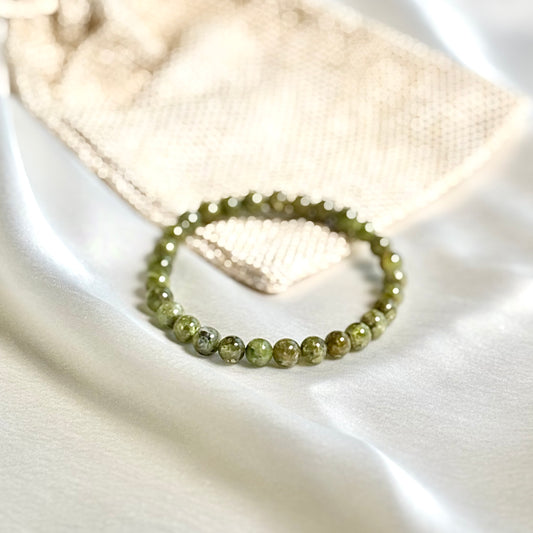 Superior Quality Peridot Round Bead Bracelet - 6mm